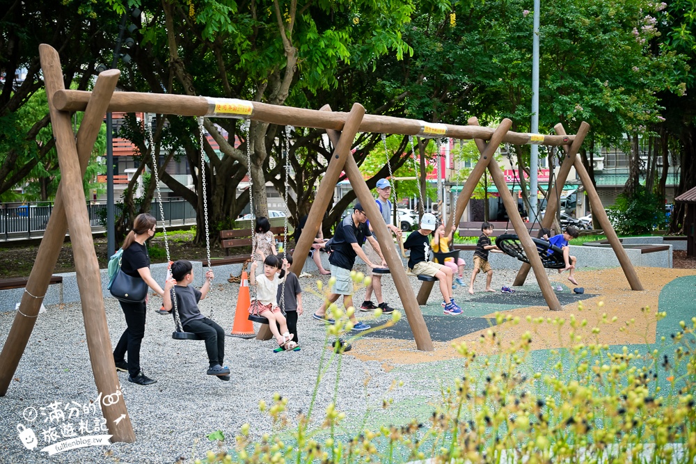 桃園【中壢光明公園】光明公園最新四大區年齡分層遊具,樹屋主題遊戲場好好玩,全年有水可以玩,旁邊就是中壢夜市!