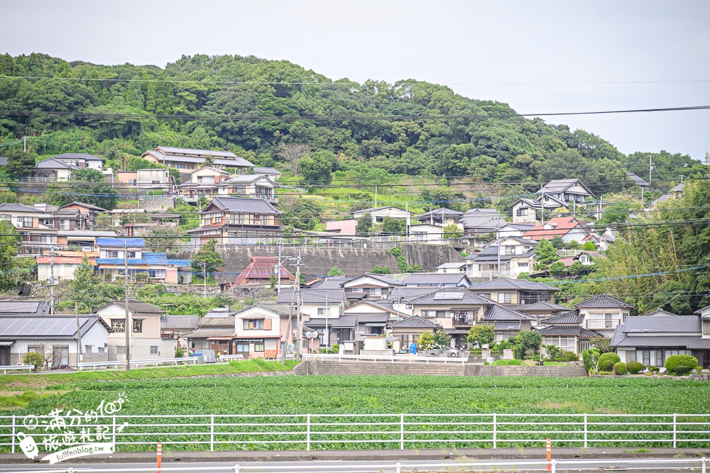 九州特色列車【JR九州36+3豪華觀光列車購票＆開箱搭乘攻略】燙金黑色車廂超帥氣,可以用餐飲酒.玩手作和復古村落觀光散策!