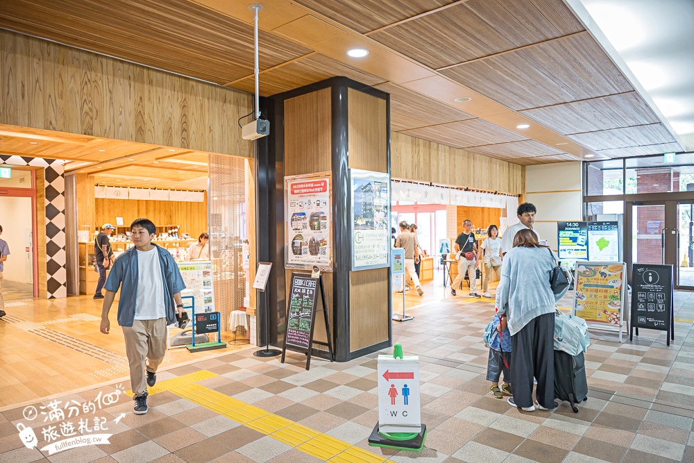 九州特色列車【JR九州36+3豪華觀光列車購票＆開箱搭乘攻略】燙金黑色車廂超帥氣,可以用餐飲酒.玩手作和復古村落觀光散策!