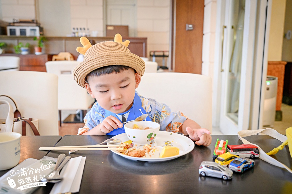 豪斯登堡飯店推薦【海牙飯店Hotel Denhaag Huis Ten Bosch】走路就到樂園,直接住在荷蘭風城堡裡!