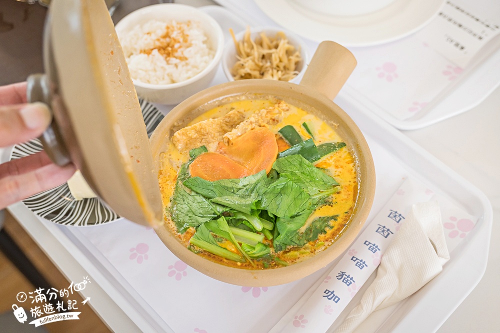 屏東新景點【茵茵喵喵貓咪咖啡館】座落枋寮彩虹藝鐵小鎮,與貓咪互動玩樂,還能玩拍繽紛彩色聚落! 屏東新景點【茵茵喵喵貓咪咖啡館】座落枋寮彩虹藝鐵小鎮,與貓咪互動玩樂,還能玩拍繽紛彩色聚落!