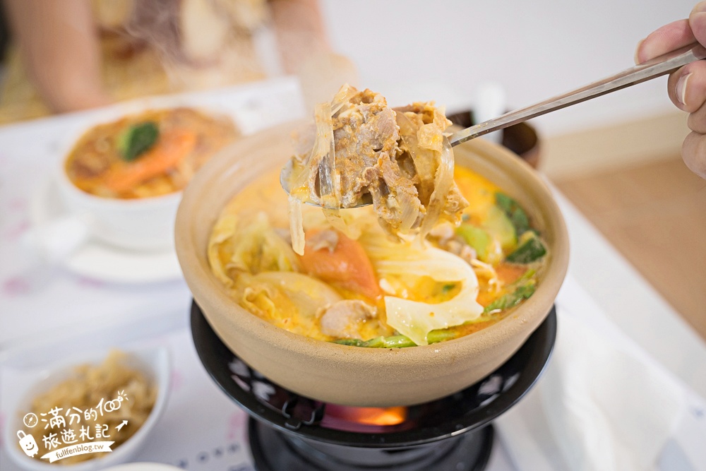 屏東新景點【茵茵喵喵貓咪咖啡館】座落枋寮彩虹藝鐵小鎮,與貓咪互動玩樂,還能玩拍繽紛彩色聚落! 屏東新景點【茵茵喵喵貓咪咖啡館】座落枋寮彩虹藝鐵小鎮,與貓咪互動玩樂,還能玩拍繽紛彩色聚落!