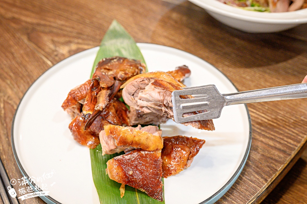 宜蘭礁溪美食餐廳推薦【光鮮生活美食館】招牌烤櫻桃鴨.一鴨三吃加外火焰大蝦好精彩.視覺與味覺的雙重滿足! 宜蘭礁溪美食餐廳推薦【光鮮生活美食館】招牌烤櫻桃鴨.一鴨三吃加外火焰大蝦好精彩.視覺與味覺的雙重滿足!
