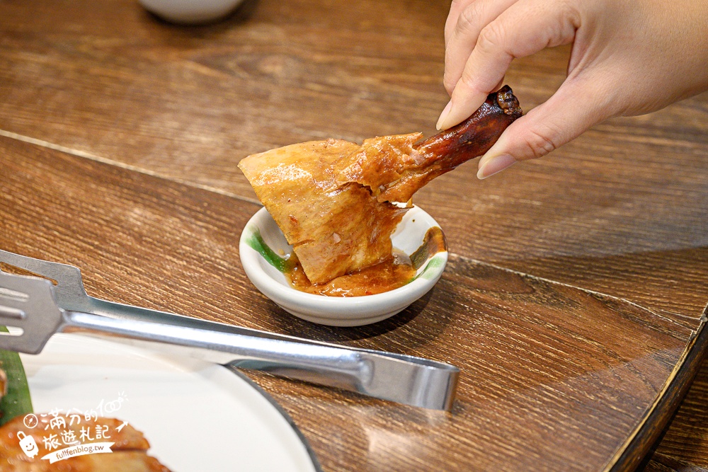宜蘭礁溪美食餐廳推薦【光鮮生活美食館】招牌烤櫻桃鴨.一鴨三吃加外火焰大蝦好精彩.視覺與味覺的雙重滿足! 宜蘭礁溪美食餐廳推薦【光鮮生活美食館】招牌烤櫻桃鴨.一鴨三吃加外火焰大蝦好精彩.視覺與味覺的雙重滿足!