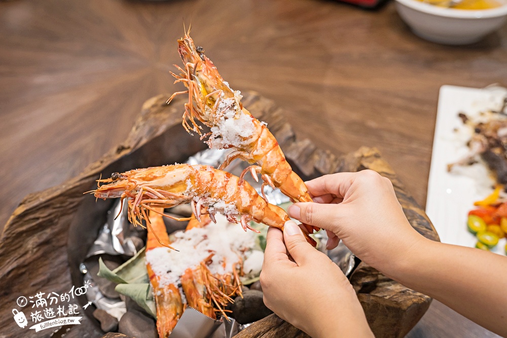 宜蘭礁溪美食餐廳推薦【光鮮生活美食館】招牌烤櫻桃鴨.一鴨三吃加外火焰大蝦好精彩.視覺與味覺的雙重滿足! 宜蘭礁溪美食餐廳推薦【光鮮生活美食館】招牌烤櫻桃鴨.一鴨三吃加外火焰大蝦好精彩.視覺與味覺的雙重滿足!