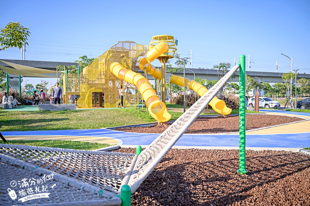 彰化【田中熊趣米公園】最新熊主題親子遊戲場.滑梯.沙坑.滑索一次滿足.還能近距離看高鐵奔馳!