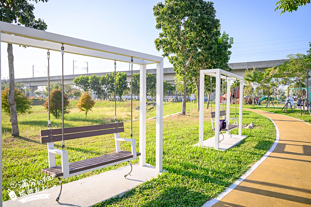 彰化【田中熊趣米公園】最新熊主題親子遊戲場.滑梯.沙坑.滑索一次滿足.還能近距離看高鐵奔馳!