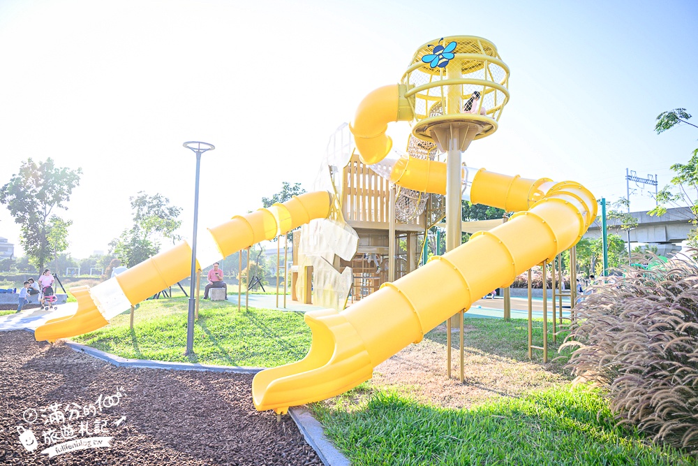 彰化【田中熊趣米公園】最新熊主題親子遊戲場.滑梯.沙坑.滑索一次滿足.還能近距離看高鐵奔馳!