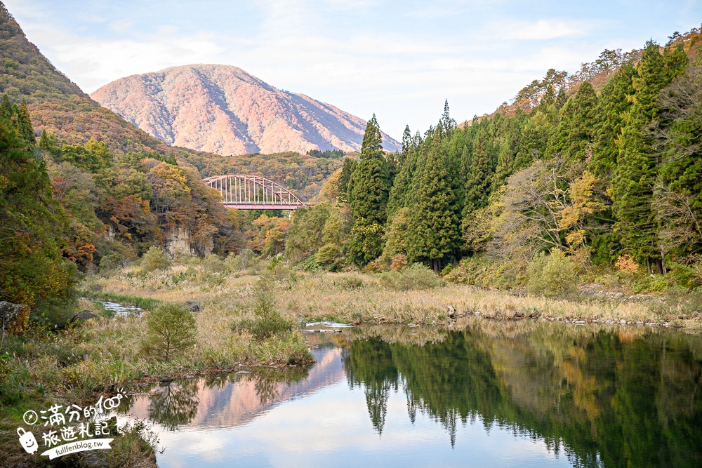 福島景點【塔崖】福島楓葉秘境,走吊橋.看塔型石岩.拜菩薩.感受百年溪流斷崖的震撼!