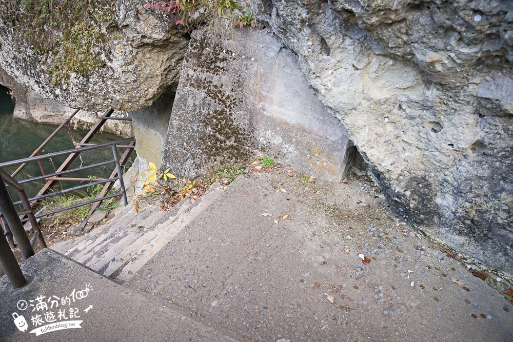 福島景點【塔崖】福島楓葉秘境,走吊橋.看塔型石岩.拜菩薩.感受百年溪流斷崖的震撼!