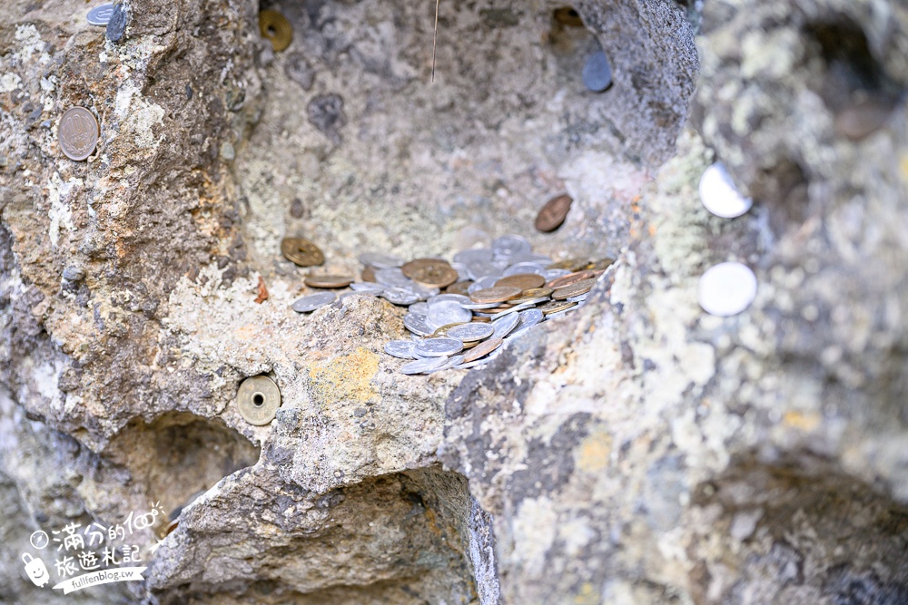 福島景點【塔崖】福島楓葉秘境,走吊橋.看塔型石岩.拜菩薩.感受百年溪流斷崖的震撼!