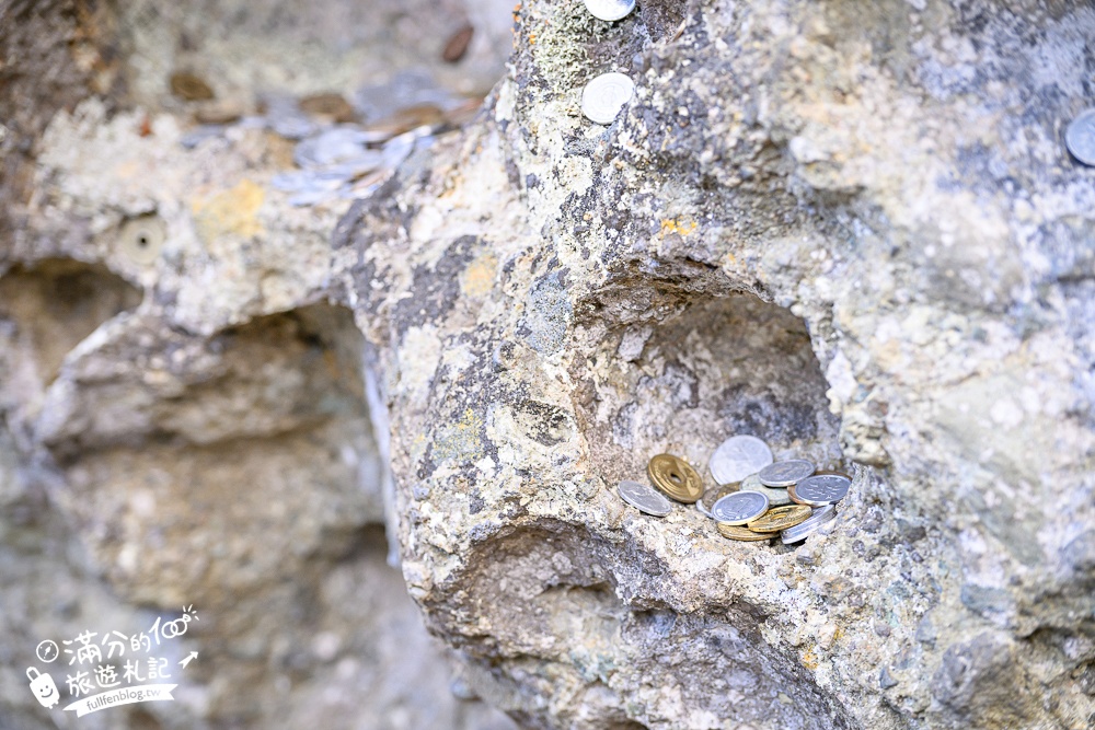 福島景點【塔崖】福島楓葉秘境,走吊橋.看塔型石岩.拜菩薩.感受百年溪流斷崖的震撼!