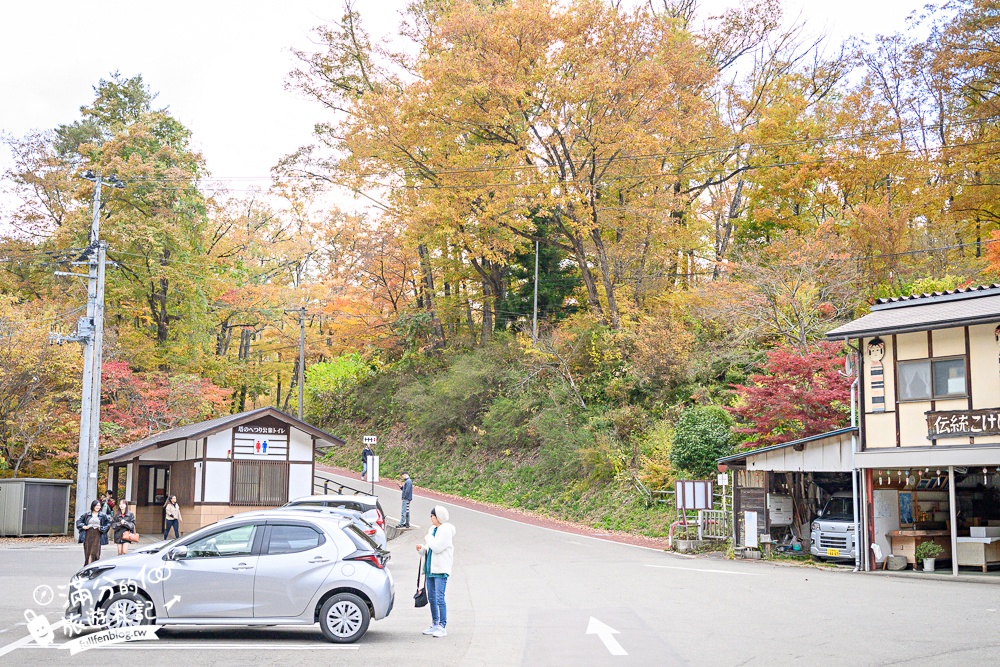 福島景點【塔崖】福島楓葉秘境,走吊橋.看塔型石岩.拜菩薩.感受百年溪流斷崖的震撼!
