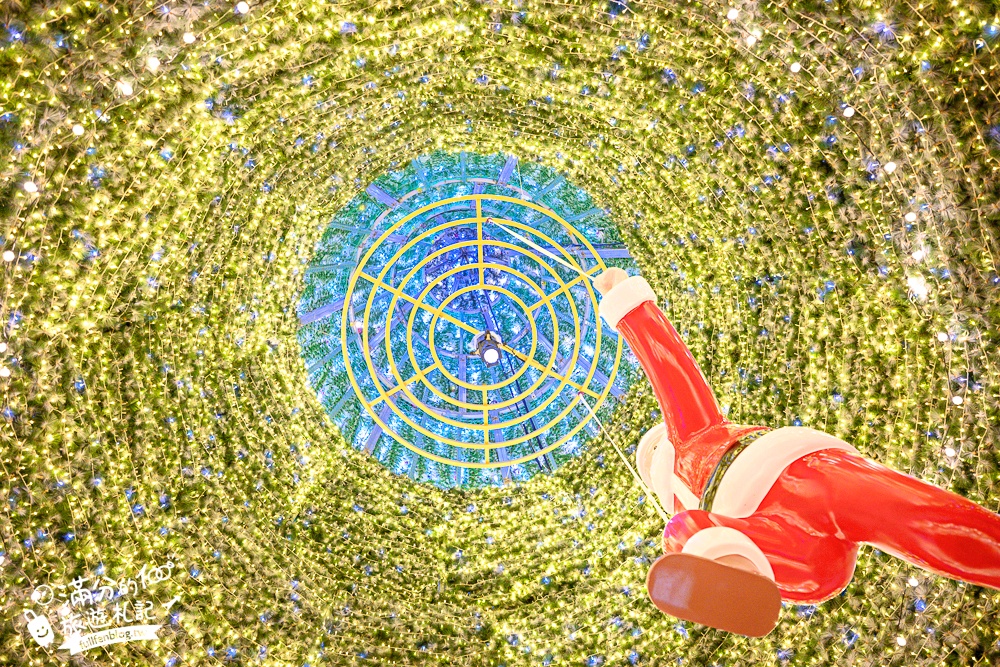 【2025華泰名品城聖誕村開村啦】璀璨20米聖誕樹飄雪.打卡復古飯店和摩登粉紅舞台! 【2025華泰名品城聖誕村開村啦】璀璨20米聖誕樹飄雪.打卡復古飯店和摩登粉紅舞台!