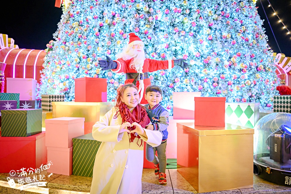 【2025華泰名品城聖誕村開村啦】璀璨20米聖誕樹飄雪.打卡復古飯店和摩登粉紅舞台! 【2025華泰名品城聖誕村開村啦】璀璨20米聖誕樹飄雪.打卡復古飯店和摩登粉紅舞台!