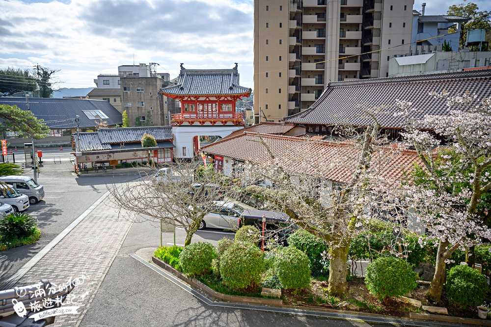 【九州佐賀武雄景點一日遊】TOP10個武雄景點推薦.泡武雄溫泉.吃佐賀牛便當.拍歷史塔樓.最美圖書館和歐風城堡陶瓷公園!