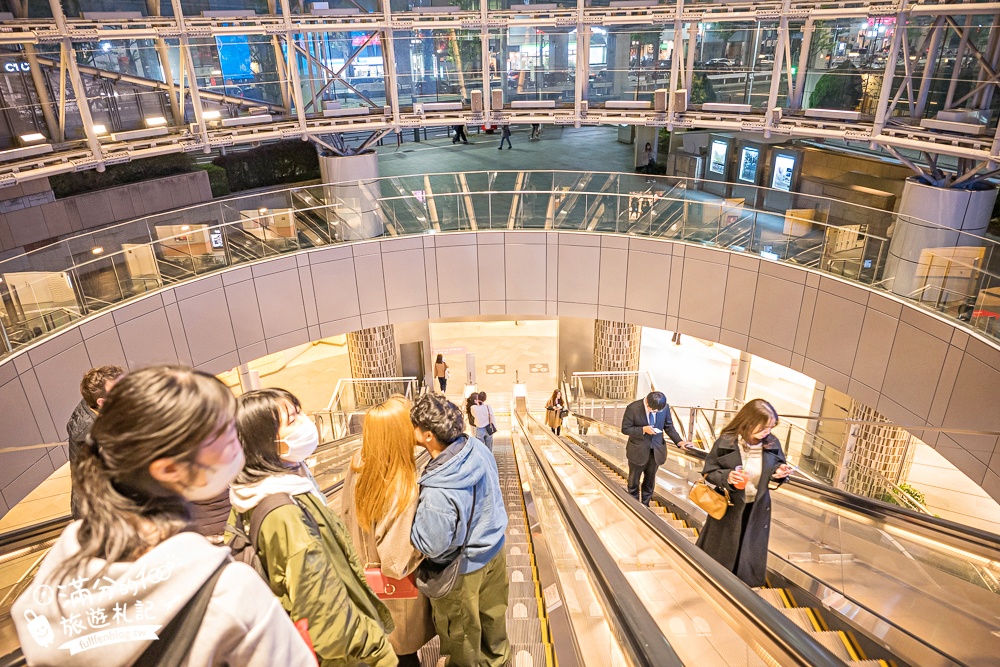 【2025東京六本木聖誕節】最佳拍照位置＆點燈時間,季節限定的耶誕白雪燈海,還能輕鬆眺望東京鐵塔!