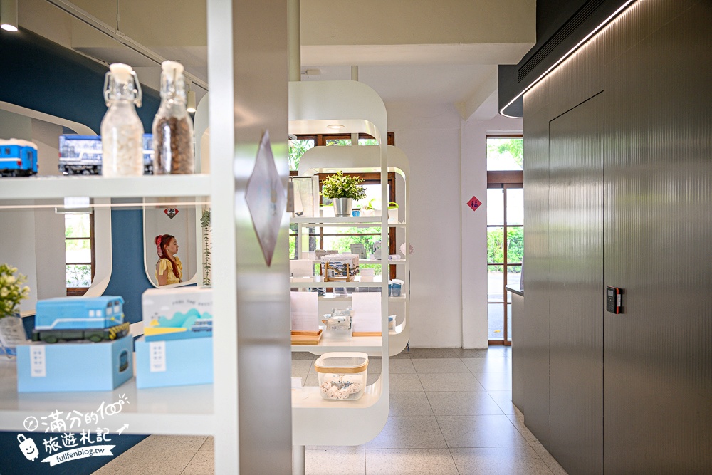 屏東【藍皮意象館】枋寮火車站旁.復古建築變身解憂咖啡館.帶你走進藍皮解憂號.從枋寮一路玩到臺東! 屏東【藍皮意象館】枋寮火車站旁.復古建築變身解憂咖啡館.帶你走進藍皮解憂號.從枋寮一路玩到臺東!