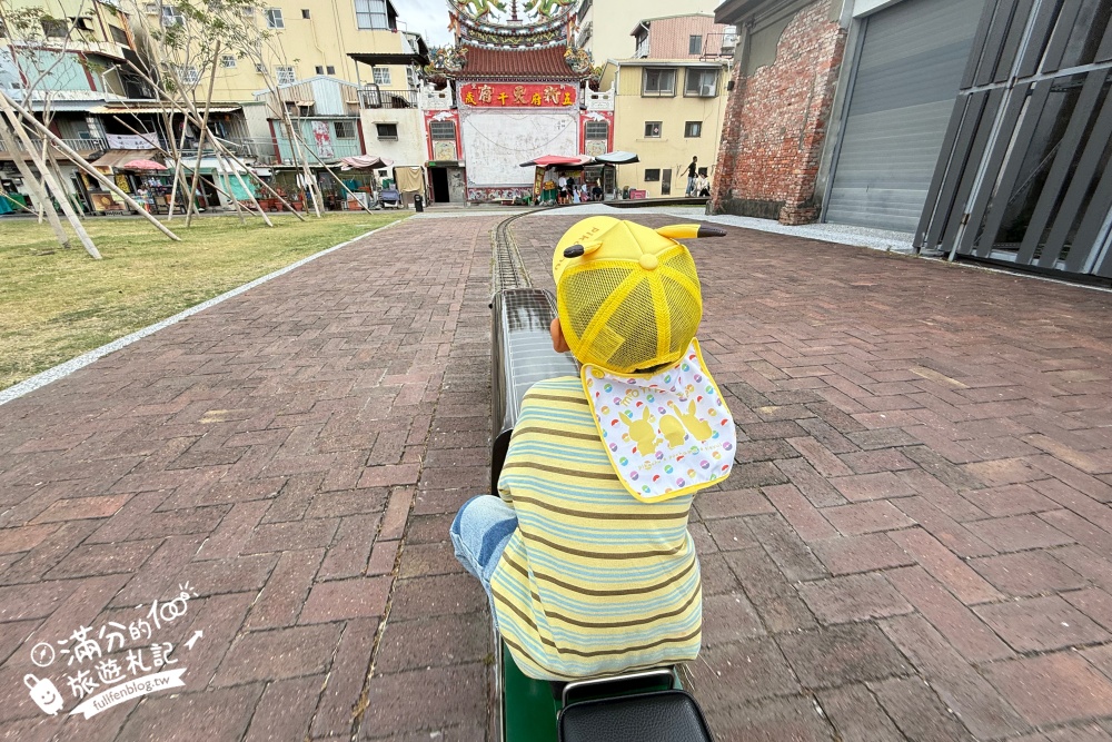 高雄景點【哈瑪星台灣鐵道館】全台規模最大最完整台灣鐵道模型.變裝當站長.搭五英吋軌道的駁二小火車,高雄親子好玩景點!