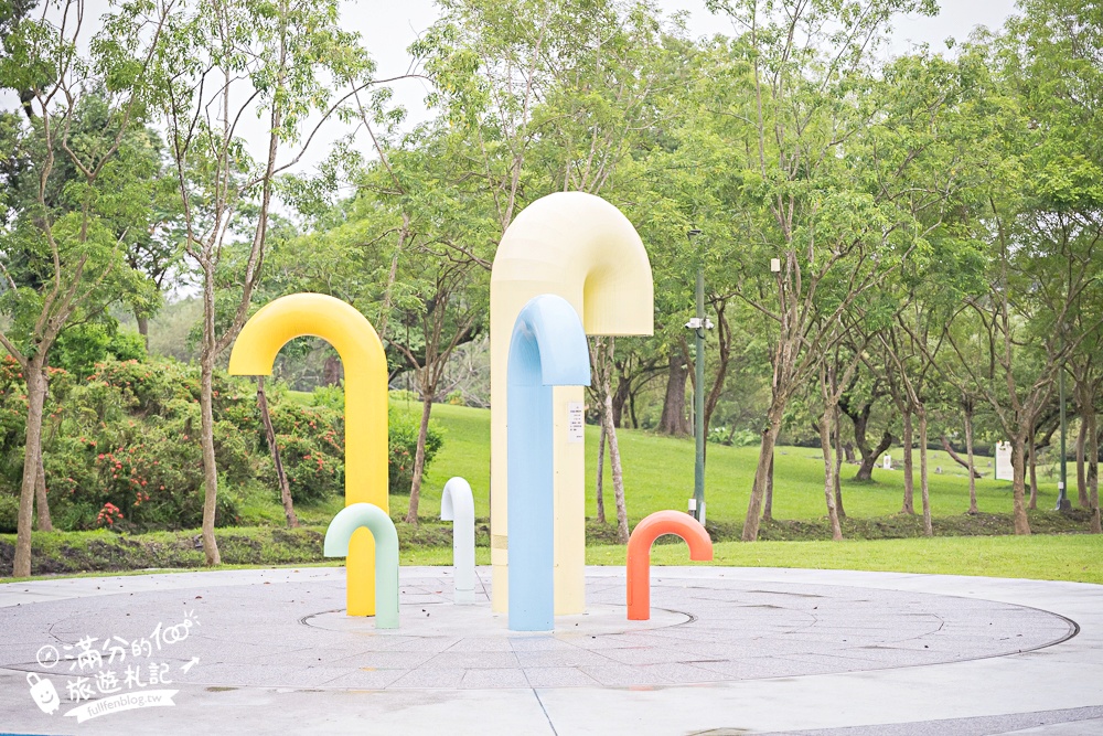 宜蘭【薛長興風雨樂活館】羅東親子公園推薦.雨天晴天都能玩.城堡溜滑梯.沙坑.彈跳床好放電!