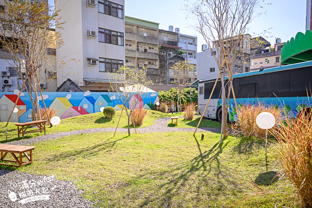 彰化【芊動彰化親子園區】在城市裡遇見一座童話村.三隻小豬.貓咪巴士和生動的彩繪大樓好好拍!