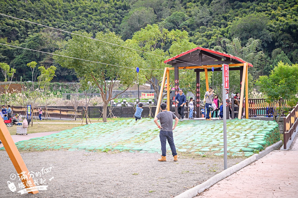苗栗泰雅原住民文化產業區【WAKHUL高腳屋親子公園】打必拉斯溫泉公園,免費玩磨石子滑梯.泡足湯.煮溫泉蛋!