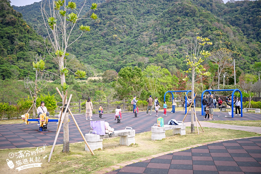 苗栗泰雅原住民文化產業區【WAKHUL高腳屋親子公園】打必拉斯溫泉公園,免費玩磨石子滑梯.泡足湯.煮溫泉蛋!