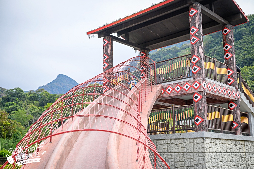 苗栗泰雅原住民文化產業區【WAKHUL高腳屋親子公園】打必拉斯溫泉公園,免費玩磨石子滑梯.泡足湯.煮溫泉蛋!