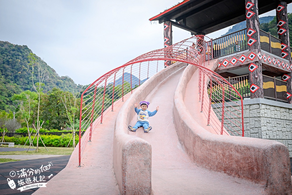 苗栗泰雅原住民文化產業區【WAKHUL高腳屋親子公園】打必拉斯溫泉公園,免費玩磨石子滑梯.泡足湯.煮溫泉蛋!