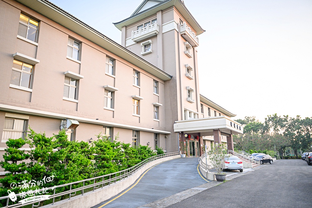 雲林住宿推薦【翠華會館】一泊二食開箱體驗,跨年專案只要$3960,百萬景觀頂樓煙火精彩又放鬆!