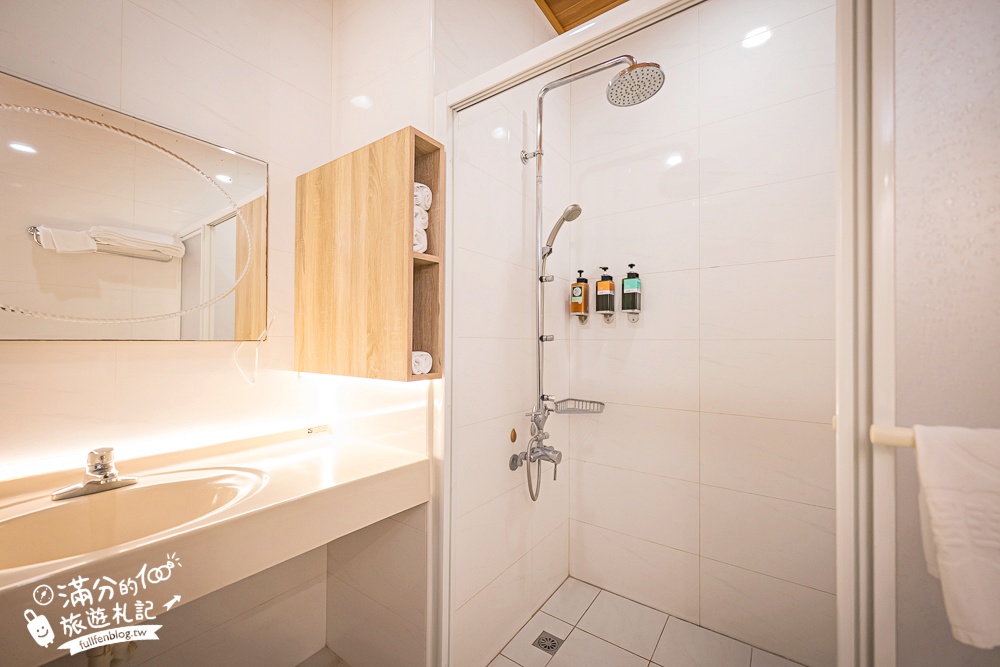 雲林住宿推薦【翠華會館】一泊二食開箱體驗,跨年專案只要$3960,百萬景觀頂樓煙火精彩又放鬆!