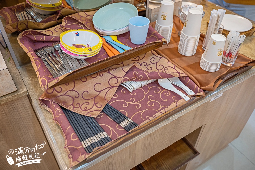 雲林住宿推薦【翠華會館】一泊二食開箱體驗,跨年專案只要$3960,百萬景觀頂樓煙火精彩又放鬆!