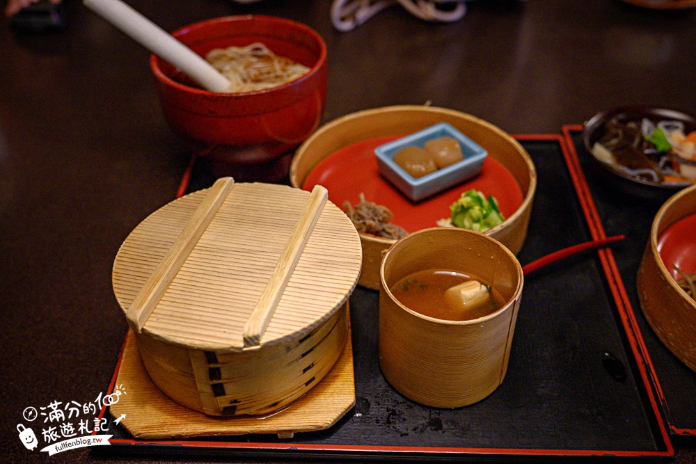 福島會津若松必吃美食【田季野輪箱飯】圓形木盒傳統料理～掀開的瞬間,完全就是香氣爆擊
