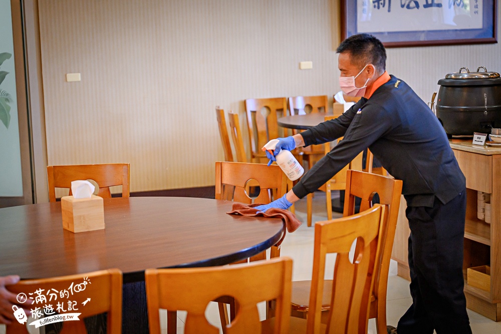 雲林住宿推薦【翠華會館】一泊二食開箱體驗,跨年專案只要$3960,百萬景觀頂樓煙火精彩又放鬆!