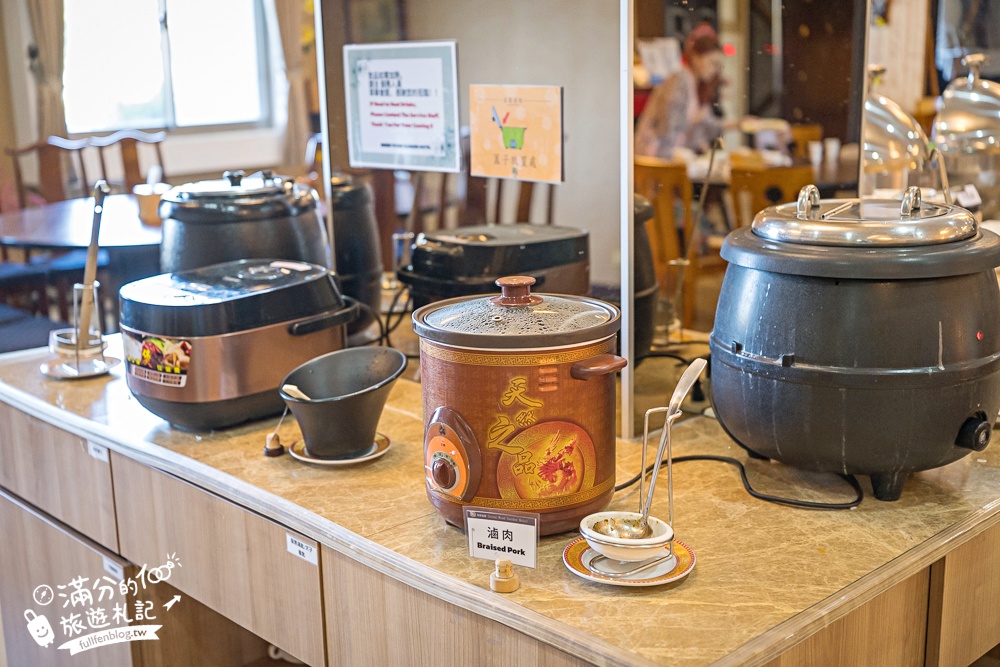 雲林住宿推薦【翠華會館】一泊二食開箱體驗,跨年專案只要$3960,百萬景觀頂樓煙火精彩又放鬆!