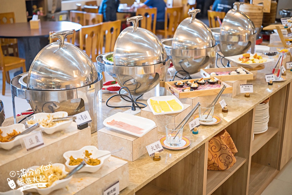 雲林住宿推薦【翠華會館】一泊二食開箱體驗,跨年專案只要$3960,百萬景觀頂樓煙火精彩又放鬆!