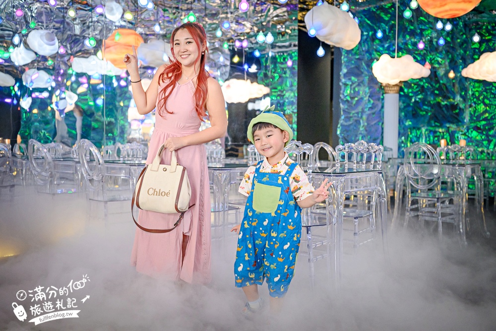 台南【萬霧小籠湯包專賣店】霧裡吃小籠包超浮誇,沉浸式藝術攝影棚就像在拍MV!