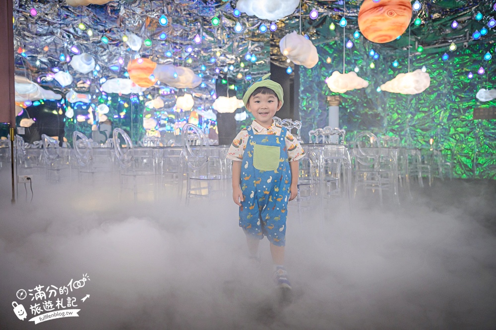 台南【萬霧小籠湯包專賣店】霧裡吃小籠包超浮誇,沉浸式藝術攝影棚就像在拍MV!