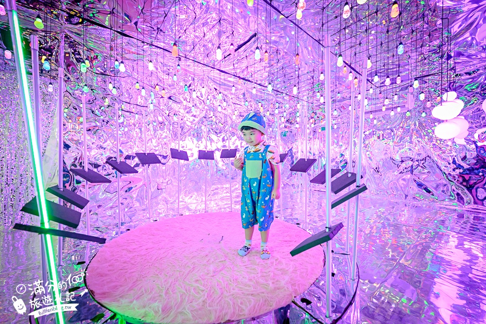 台南【萬霧小籠湯包專賣店】霧裡吃小籠包超浮誇,沉浸式藝術攝影棚就像在拍MV!