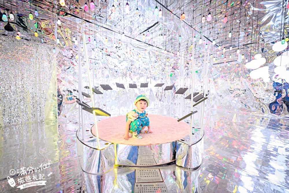 台南【萬霧小籠湯包專賣店】霧裡吃小籠包超浮誇,沉浸式藝術攝影棚就像在拍MV!