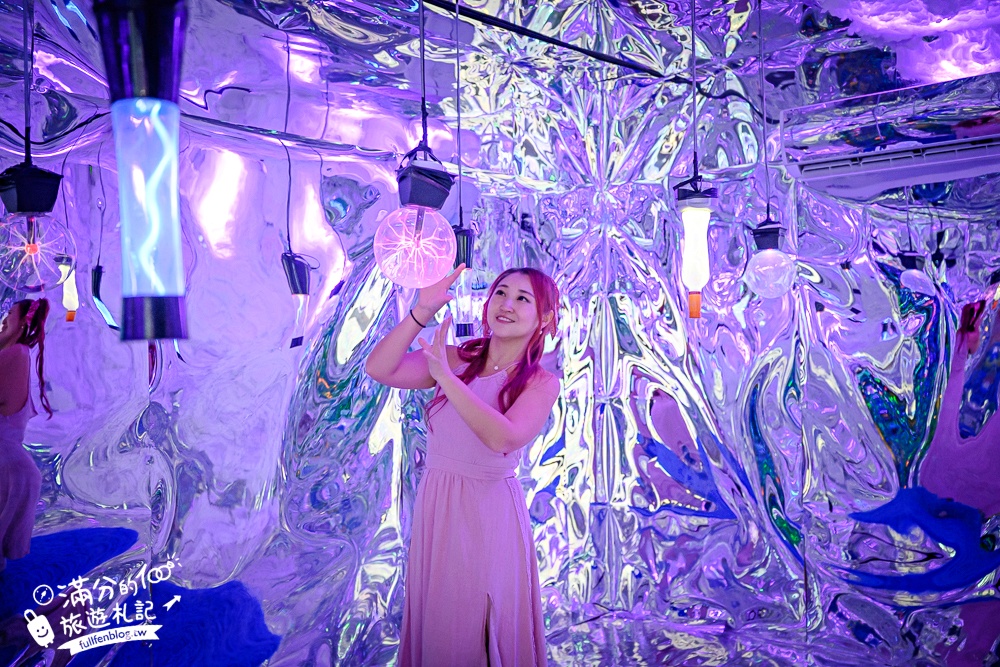 台南【萬霧小籠湯包專賣店】霧裡吃小籠包超浮誇,沉浸式藝術攝影棚就像在拍MV!