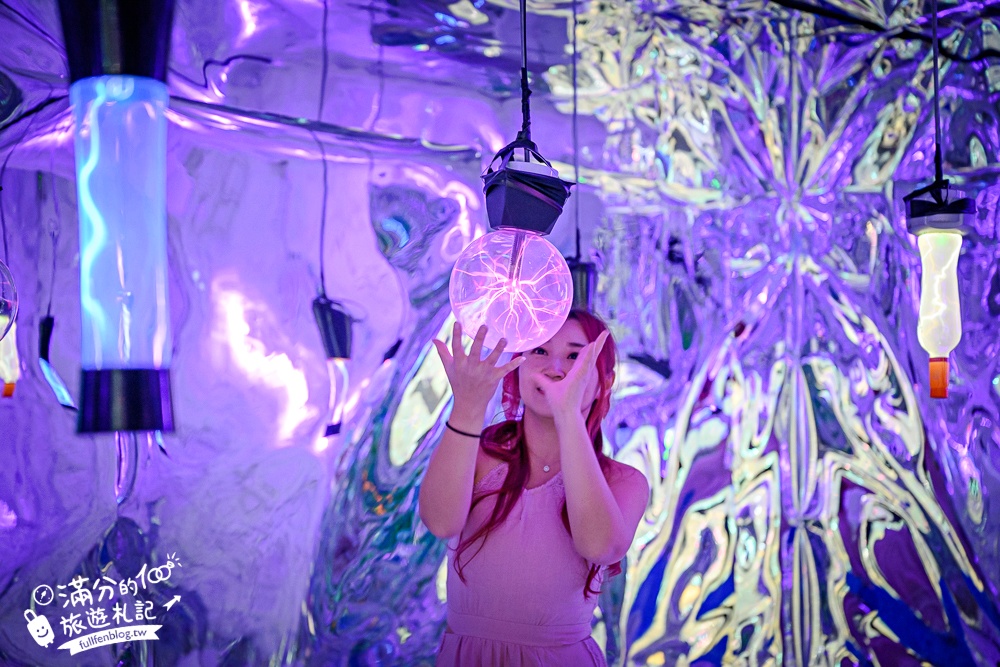 台南【萬霧小籠湯包專賣店】霧裡吃小籠包超浮誇,沉浸式藝術攝影棚就像在拍MV!