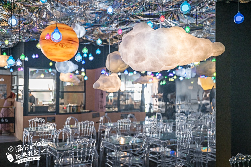 台南【萬霧小籠湯包專賣店】霧裡吃小籠包超浮誇,沉浸式藝術攝影棚就像在拍MV!