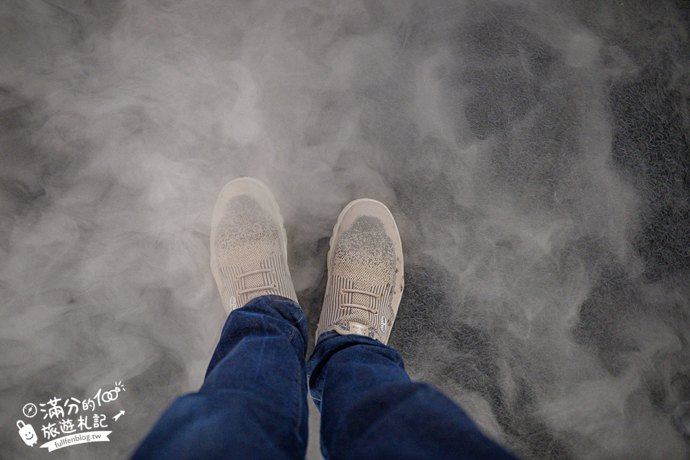 台南【萬霧小籠湯包專賣店】霧裡吃小籠包超浮誇,沉浸式藝術攝影棚就像在拍MV!