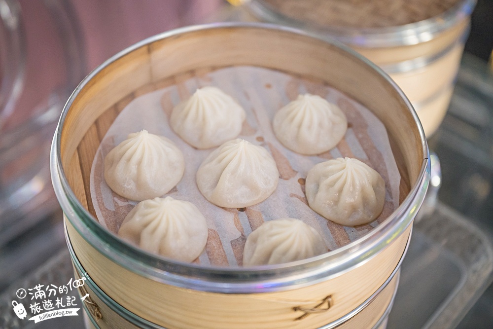 台南【萬霧小籠湯包專賣店】霧裡吃小籠包超浮誇,沉浸式藝術攝影棚就像在拍MV!