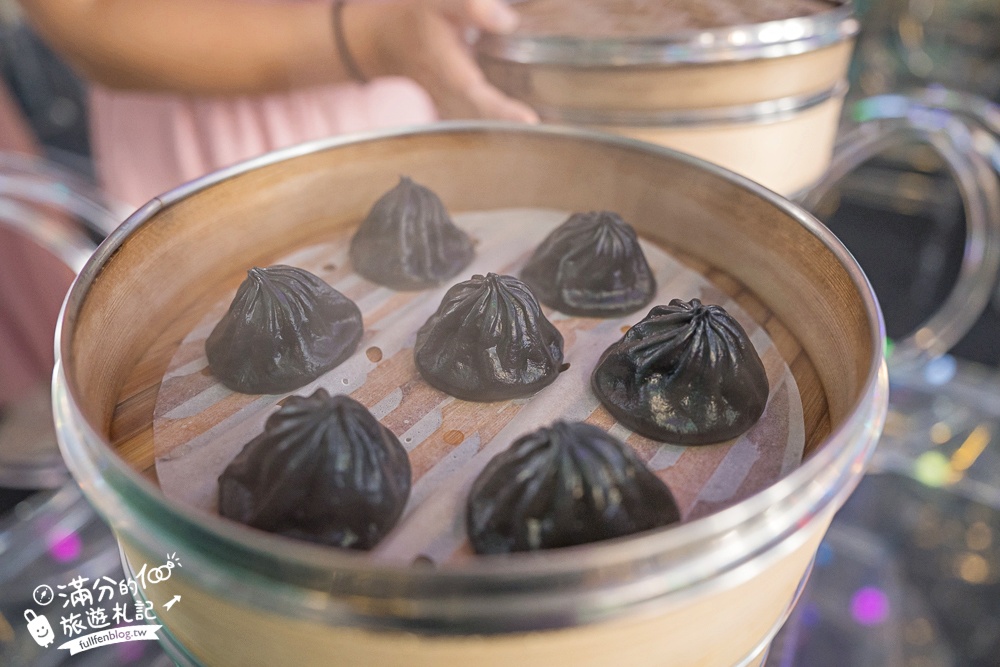 台南【萬霧小籠湯包專賣店】霧裡吃小籠包超浮誇,沉浸式藝術攝影棚就像在拍MV!