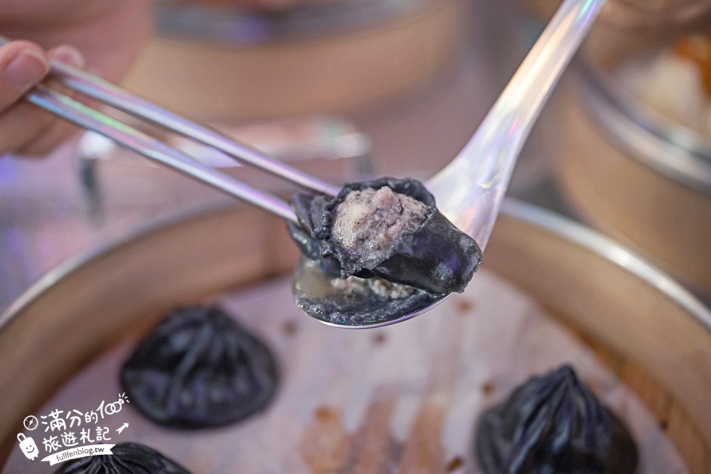 台南【萬霧小籠湯包專賣店】霧裡吃小籠包超浮誇,沉浸式藝術攝影棚就像在拍MV!