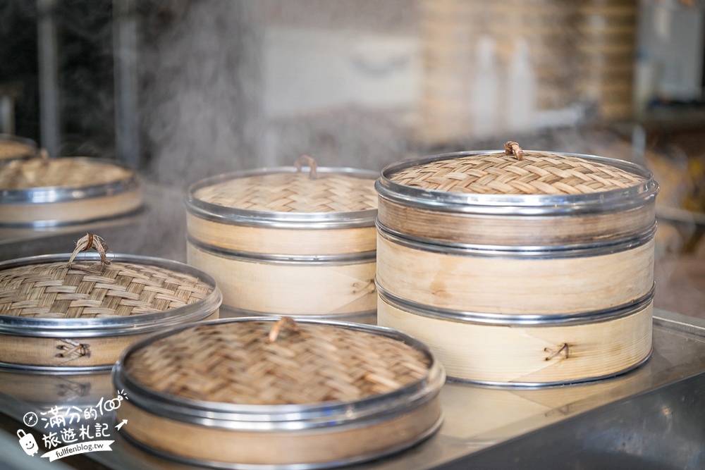 台南【萬霧小籠湯包專賣店】霧裡吃小籠包超浮誇,沉浸式藝術攝影棚就像在拍MV!