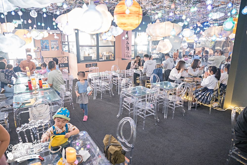 台南【萬霧小籠湯包專賣店】霧裡吃小籠包超浮誇,沉浸式藝術攝影棚就像在拍MV!