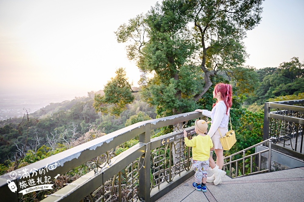 南投景點【松柏嶺受天宮】海拔400公尺的廟宇宮殿，同時看彰化南投,全新龜蛇立體彩繪地景好震撼~180度超廣角觀景視野!